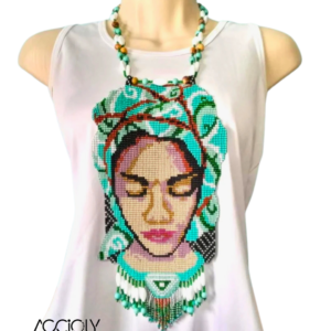 Maxicolar de Miçangas Tchecas Mulher Negra