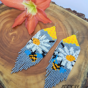 Maxibrinco abelha e flor de miçangas tchecas